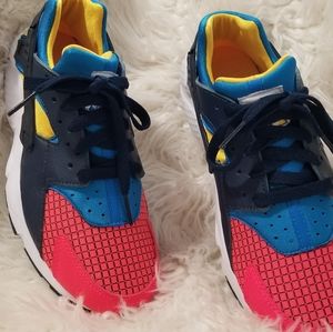 NIKE - Huarache Run Ultra Low GS with box